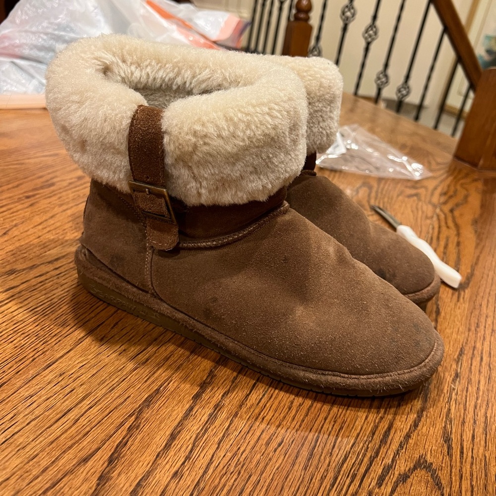Uggs - Picture 2 of 3